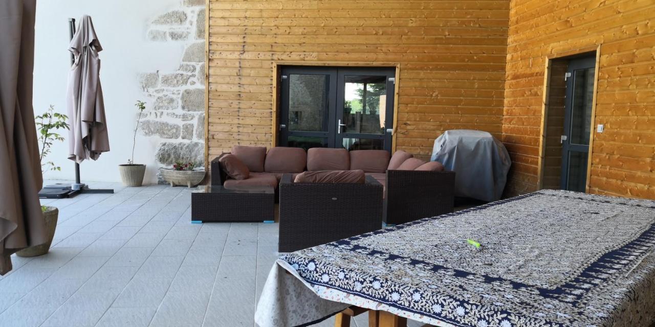 Les Chambres D'Hotes De La Frissonnette Auzelles 外观 照片