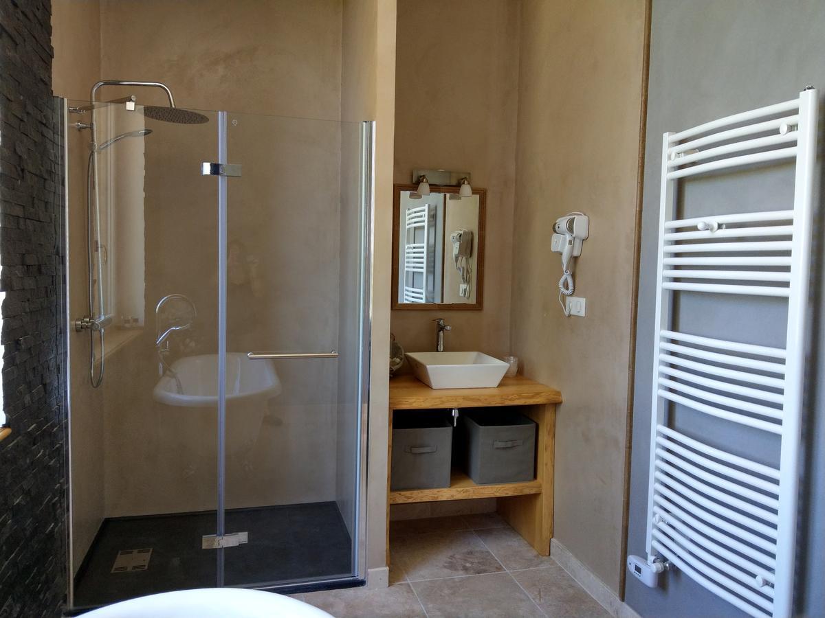 Les Chambres D'Hotes De La Frissonnette Auzelles 外观 照片