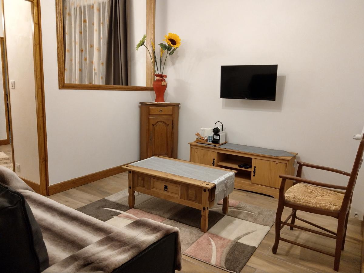 Les Chambres D'Hotes De La Frissonnette Auzelles 外观 照片