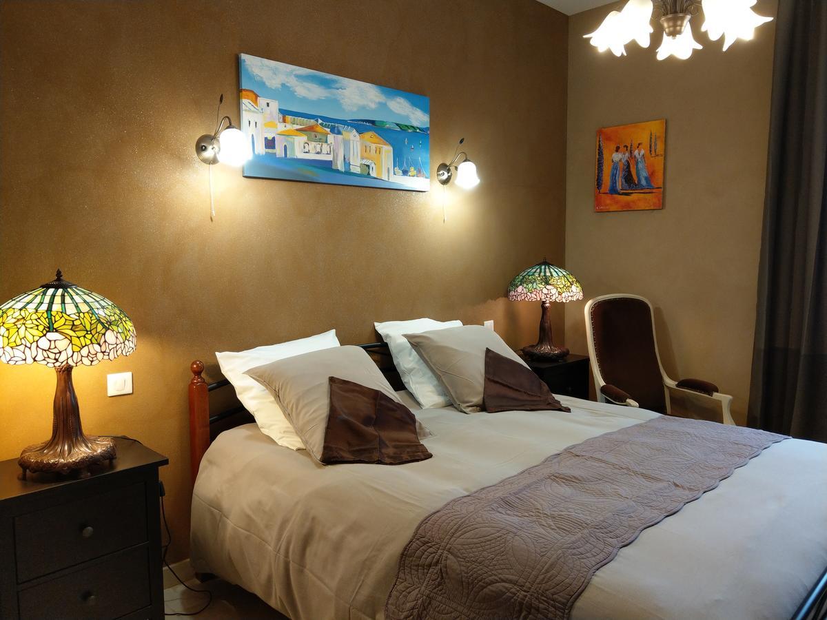 Les Chambres D'Hotes De La Frissonnette Auzelles 外观 照片