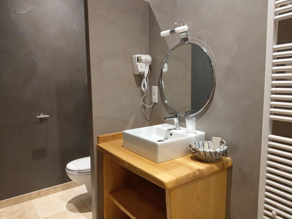 Les Chambres D'Hotes De La Frissonnette Auzelles 外观 照片