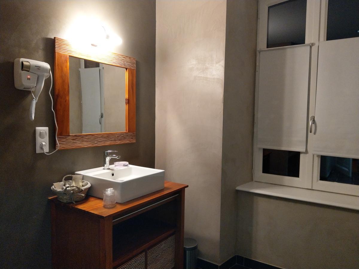 Les Chambres D'Hotes De La Frissonnette Auzelles 外观 照片