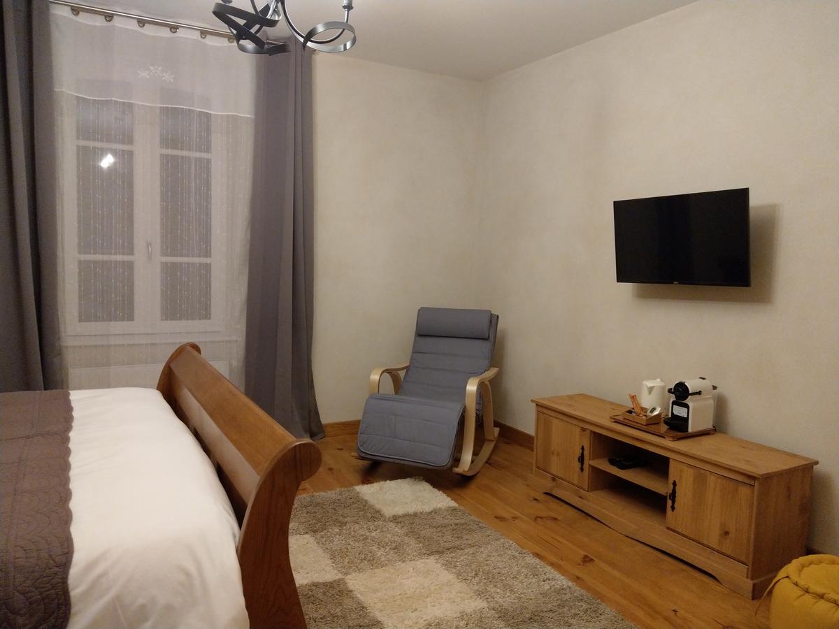 Les Chambres D'Hotes De La Frissonnette Auzelles 外观 照片