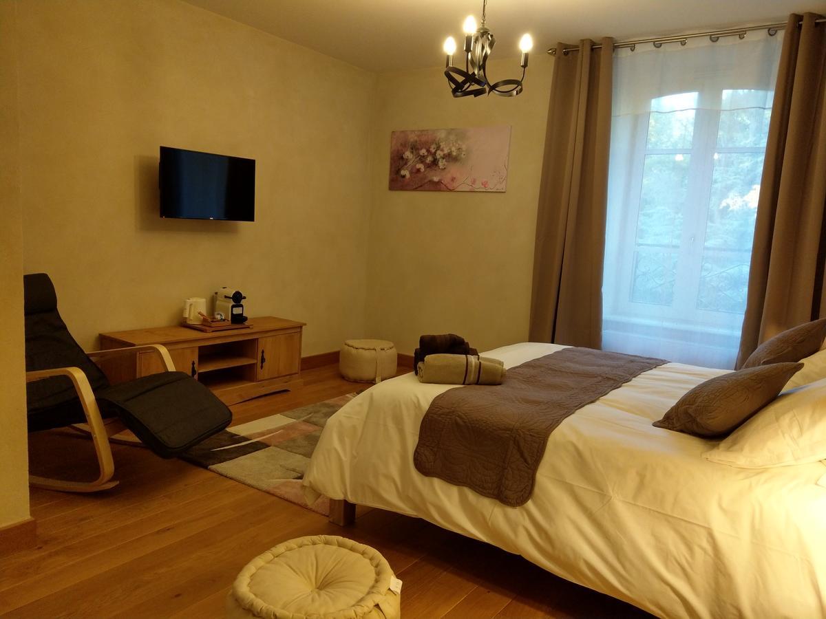 Les Chambres D'Hotes De La Frissonnette Auzelles 外观 照片