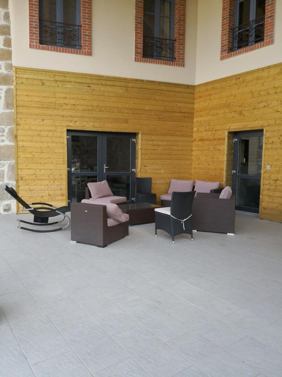 Les Chambres D'Hotes De La Frissonnette Auzelles 外观 照片