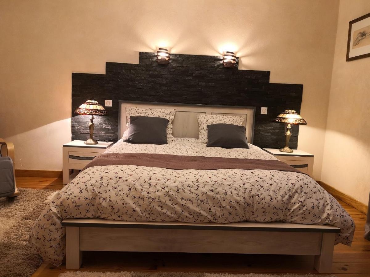 Les Chambres D'Hotes De La Frissonnette Auzelles 外观 照片