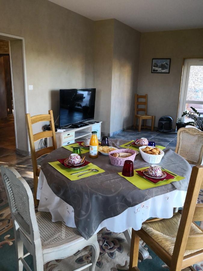Les Chambres D'Hotes De La Frissonnette Auzelles 外观 照片